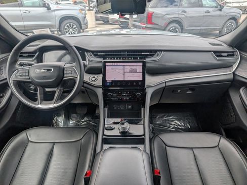 Used 2024 Jeep Grand Cherokee L Limited w/ Luxury Tech Group II image 15