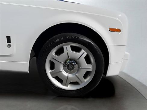 Used 2006 Rolls-Royce Phantom Sedan RWD image 17