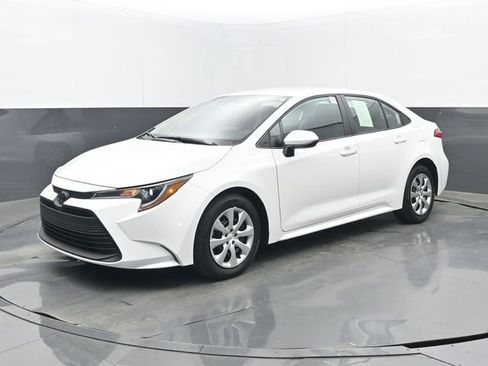 Used 2025 Toyota Corolla LE w/ Convenience Package image 21