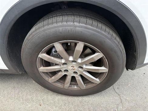 Used 2019 Porsche Cayenne image 14