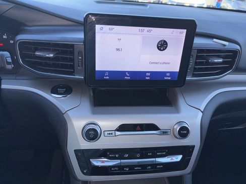 Used 2023 Ford Explorer XLT w/ Equipment Group 202A image 21