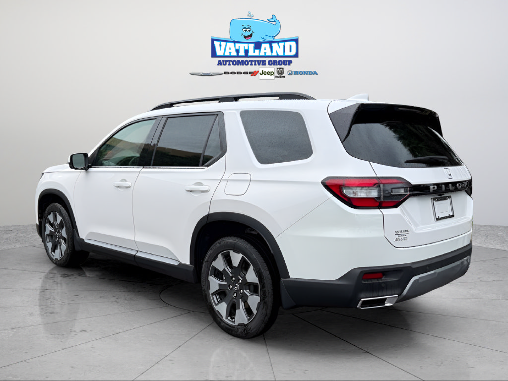 New 2026 Honda Pilot Touring image 3