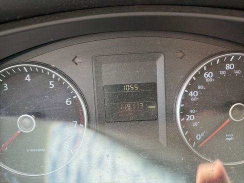 Used 2012 Volkswagen Jetta SE FWD image 9