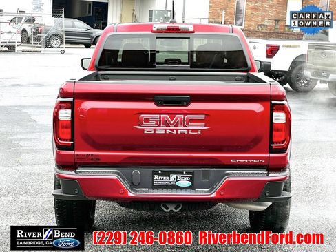 Used 2024 GMC Canyon Denali image 4