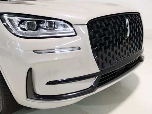 Used 2023 Lincoln Corsair Reserve w/ Jet Appearance Package AWD/4WD image 18