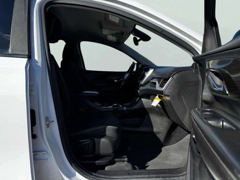 Used 2023 GMC Terrain SLE w/ Driver Convenience Package image 48