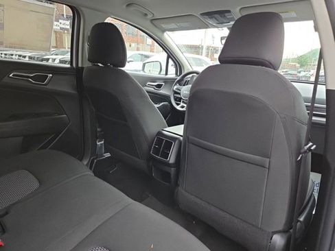 Used 2025 Kia Sportage LX AWD/4WD image 19