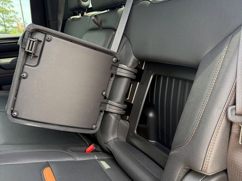 Used 2024 GMC Sierra 2500 AT4 w/ AT4 Premium Plus Package AWD/4WD image 18