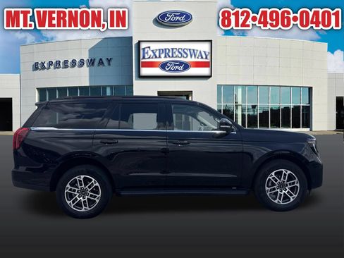 Used 2025 Ford Expedition Active RWD image 12