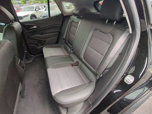 Used 2025 Chevrolet Trax LT w/ Driver Confidence Package FWD image 13
