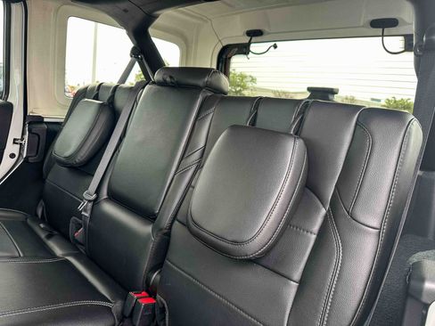 Used 2022 Jeep Wrangler Unlimited Sahara w/ Cold Weather Group image 19