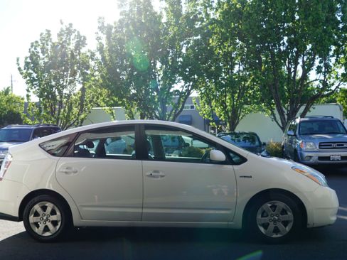 Used 2007 Toyota Prius Touring image 10