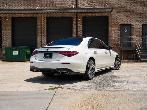 Used 2023 Mercedes-Benz S 500 4MATIC image 2