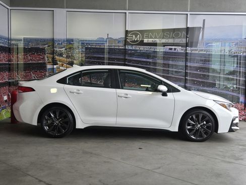 Certified 2025 Toyota Corolla SE image 4