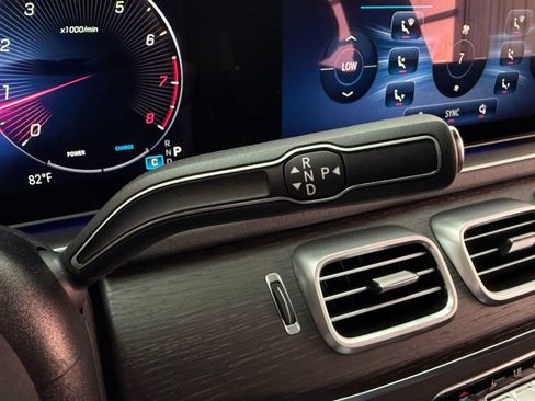New 2026 Mercedes-Benz GLS 580 4MATIC image 16