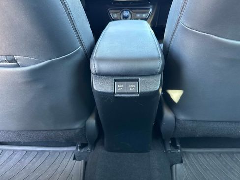 Used 2020 Toyota Prius XLE w/ Advanced Technology Package image 15