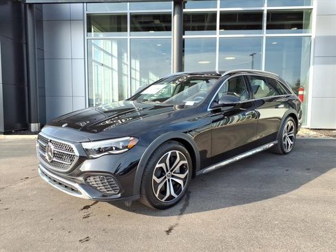 New 2026 Mercedes-Benz E 450 4MATIC All-Terrain Wagon image 2