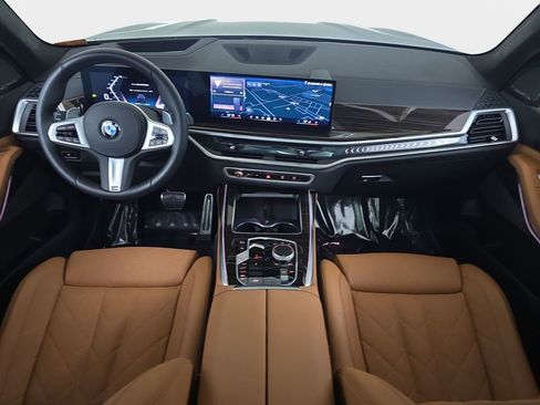 Used 2025 BMW X7 xDrive40i w/ M Sport Package image 12