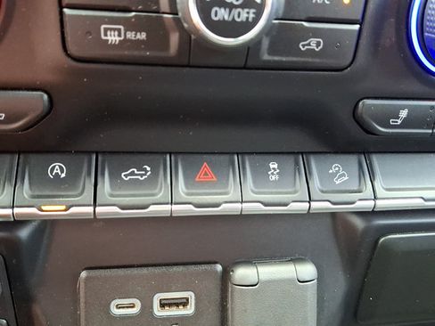 Used 2019 Chevrolet Silverado 1500 LT w/ All-Star Edition AWD/4WD image 26