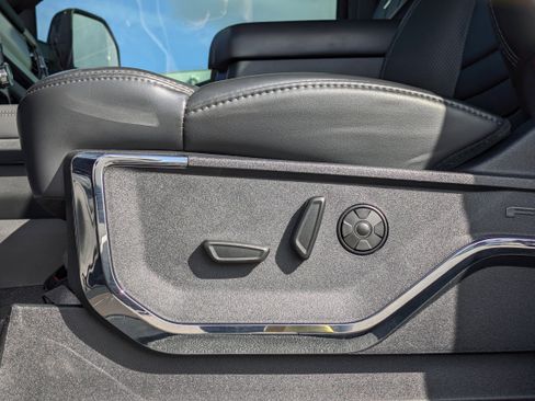 Used 2025 Ford F350 Platinum w/ Tremor Off-Road Package image 49