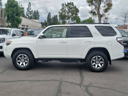 Used 2021 Toyota 4Runner TRD Off-Road Premium w/ Moonroof Package AWD/4WD image 32