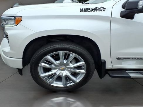 Used 2023 Chevrolet Silverado 1500 High Country w/ High Country Premium Package AWD/4WD image 9