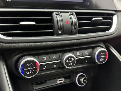 Used 2022 Alfa Romeo Giulia Veloce image 15