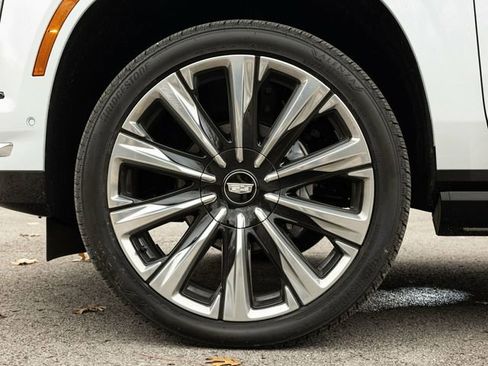 Used 2026 Cadillac Escalade Luxury w/ Touring Package image 94