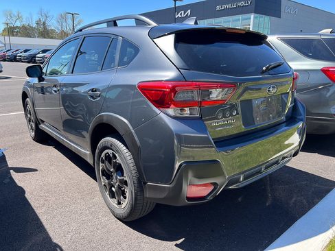 Used 2023 Subaru Crosstrek 2.0i Premium image 2