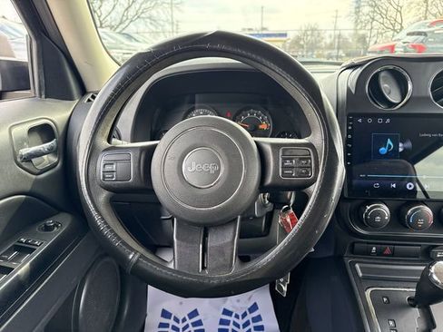 Used 2017 Jeep Patriot Sport w/ Power Value Group FWD image 18