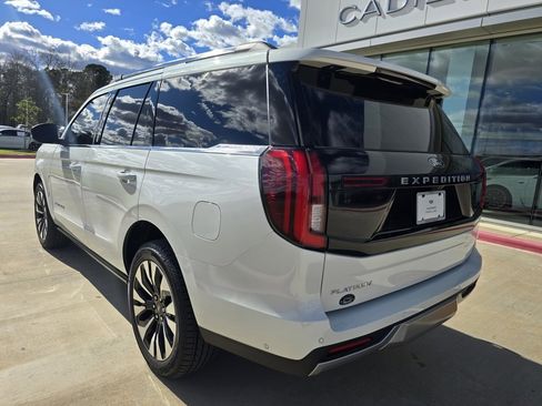 Used 2025 Ford Expedition Platinum w/ Driver's Package image 3
