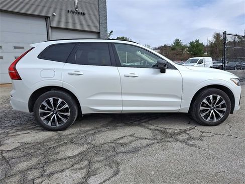 Used 2023 Volvo XC60 B5 Plus w/ Climate Package image 7