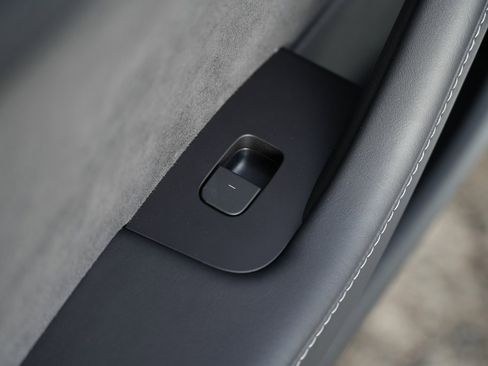 Used 2023 Tesla Model 3 Standard Range image 32