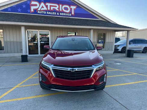 Used 2023 Chevrolet Equinox LT FWD image 2