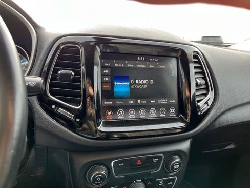 Used 2019 Jeep Compass Limited image 36