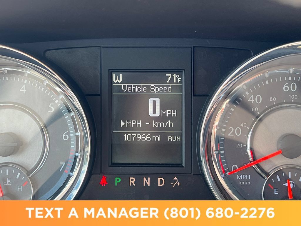 Used 2016 Chrysler Town & Country Touring FWD image 19