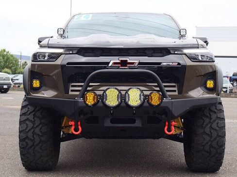 Used 2024 Chevrolet Colorado ZR2 w/ Safety Package AWD/4WD image 9