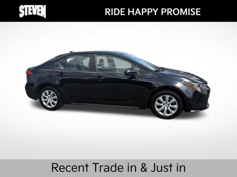 Used 2022 Toyota Corolla LE FWD image 2