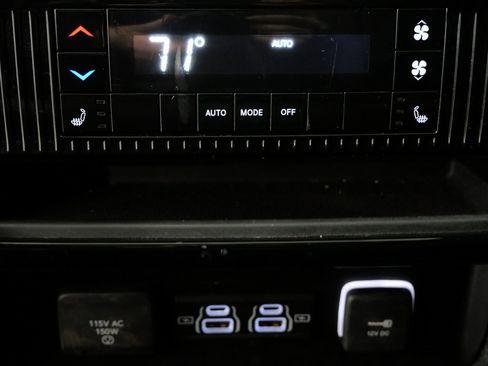 Used 2023 Jeep Wagoneer Series II w/ Convenience Group I image 23