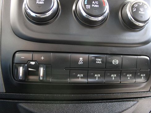 Used 2017 RAM 2500 Tradesman w/ Chrome Appearance Group image 16