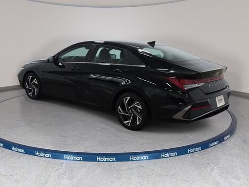 Used 2024 Hyundai Elantra Limited FWD image 8