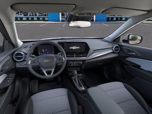 New 2026 Chevrolet Trax LT w/ Driver Confidence Package image 15