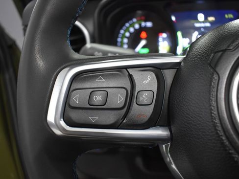 Used 2024 Jeep Wrangler High Altitude AWD/4WD image 32