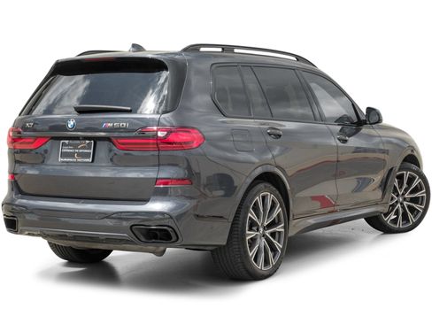 Used 2021 BMW X7 M50i w/ Dynamic Handling Package AWD/4WD image 8