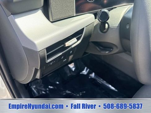 Used 2025 Hyundai Sonata SE FWD image 19