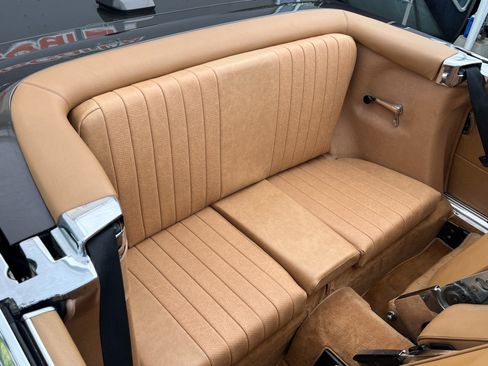 Used 1987 Mercedes-Benz 560 SL image 17