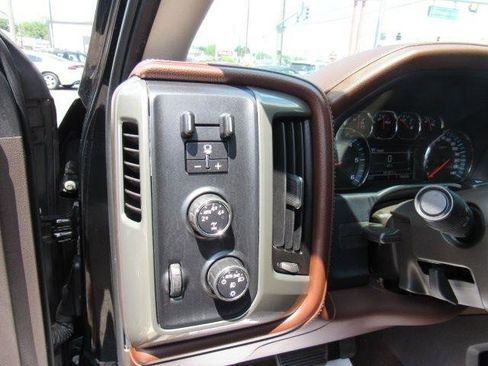 Used 2015 Chevrolet Silverado 1500 High Country w/ High Country Premium Package AWD/4WD image 33