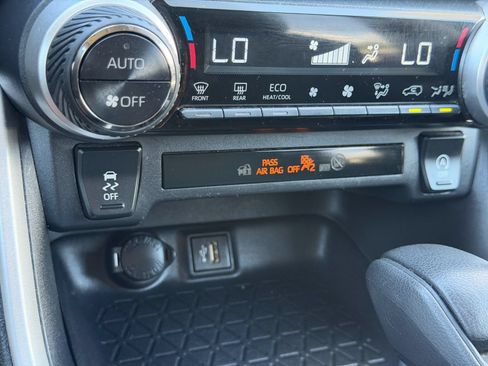 Used 2024 Toyota RAV4 XLE FWD image 29