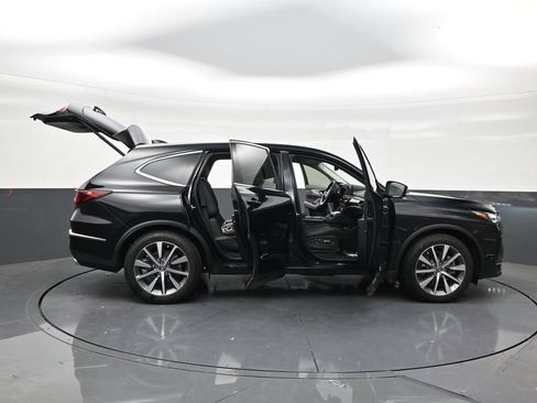 Used 2025 Acura MDX w/ Technology Package FWD image 29