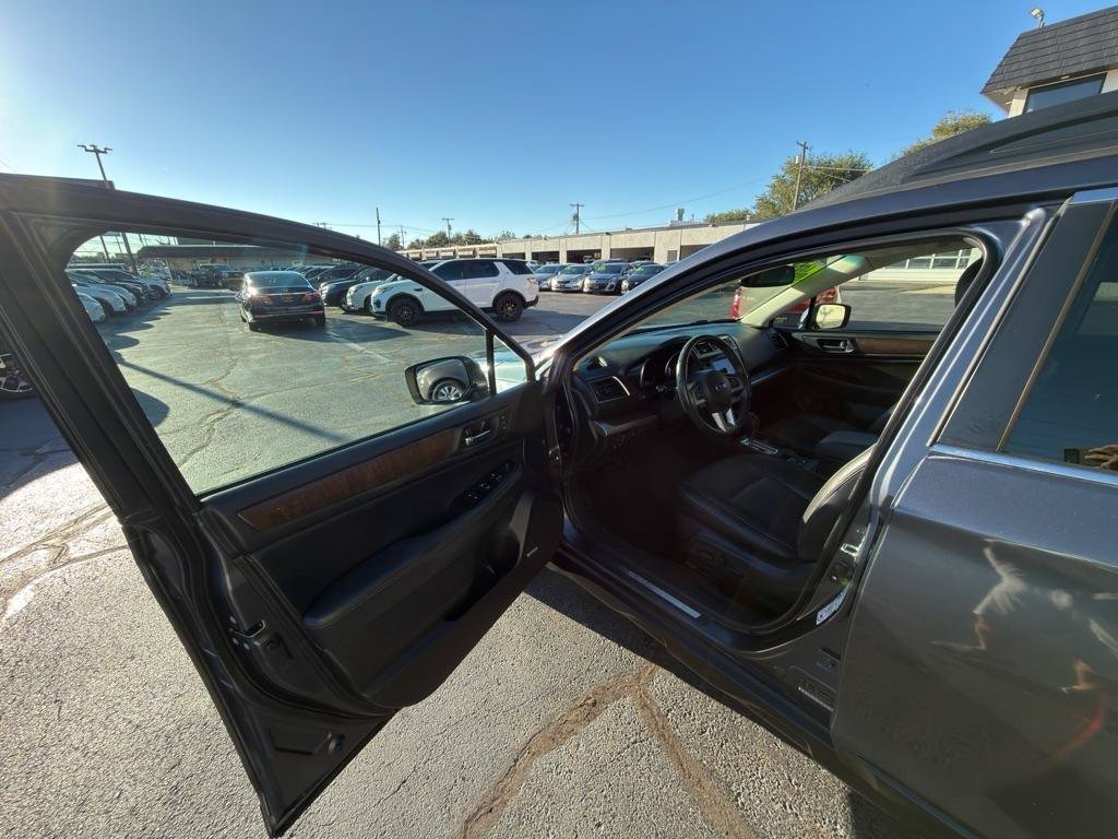 Used 2017 Subaru Outback 2.5i Limited AWD/4WD image 28